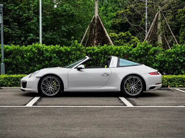 Porsche 911 2019