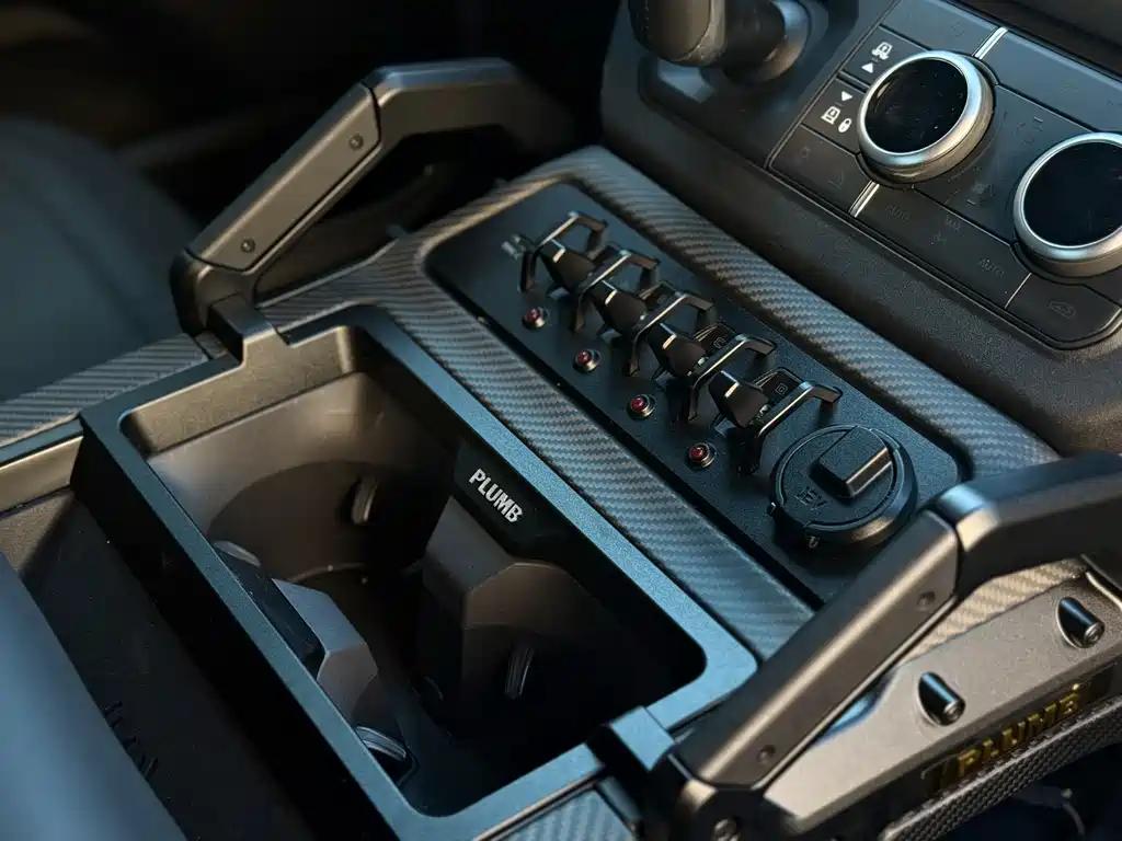 Land Rover Defender 2025 — фото 11