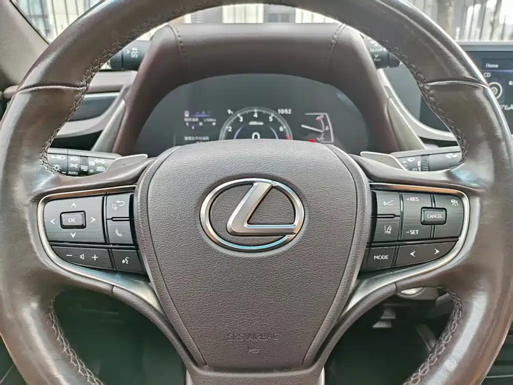 Lexus ES 2021 — фото 14