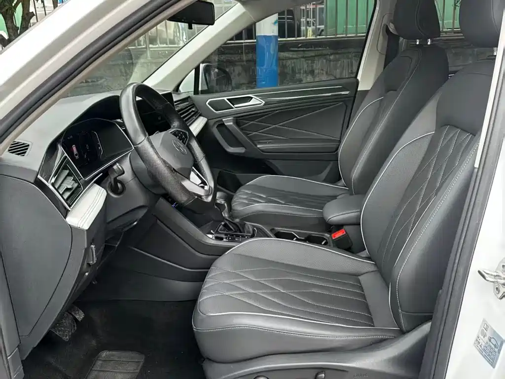 Volkswagen Tiguan L 2023 — фото 4