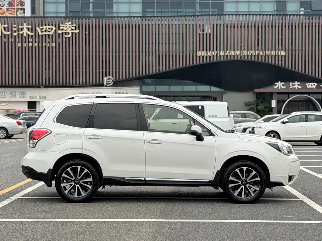 Subaru Forester 2017 — фото 4