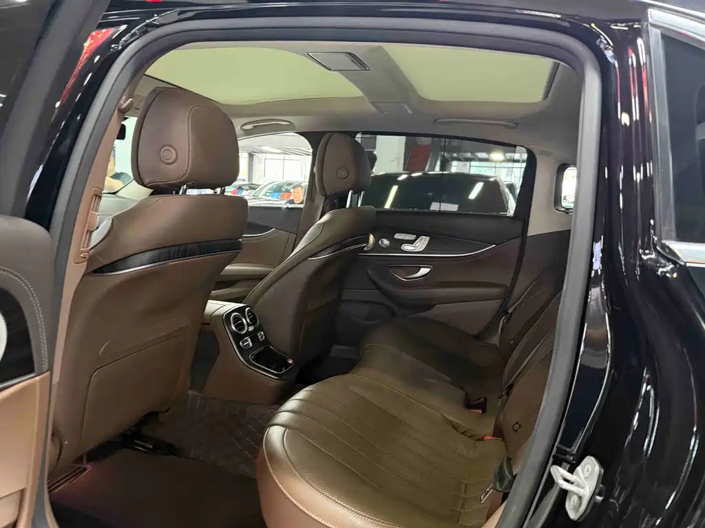 Mercedes-Benz E-Class 2023