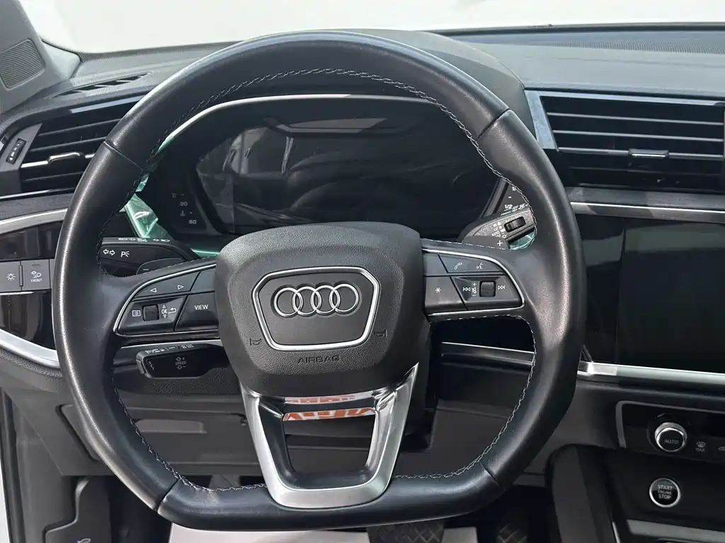 Audi Q3 2022 — фото 23