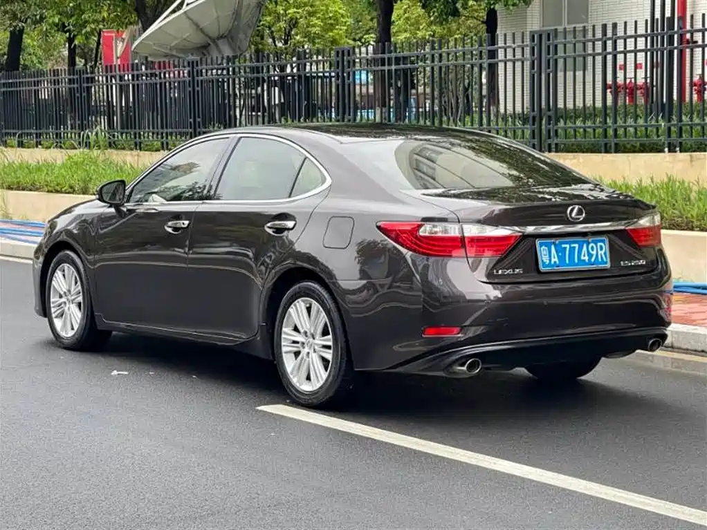 Lexus ES 2013