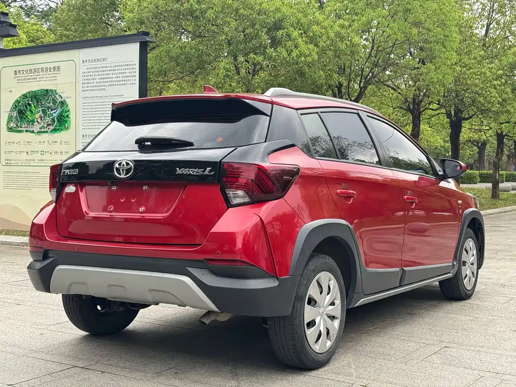 Toyota Yaris L 2020 — фото 12