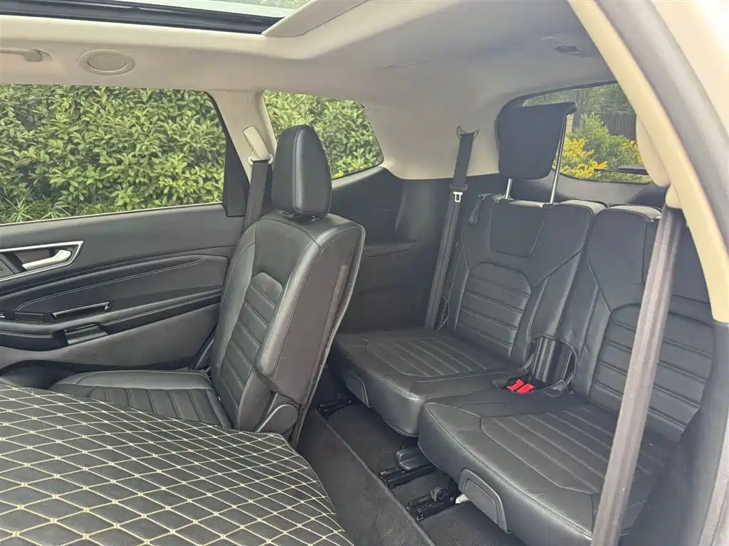 Ford Edge 2016 — фото 10