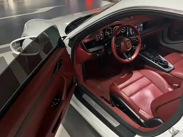 Porsche 911 2020