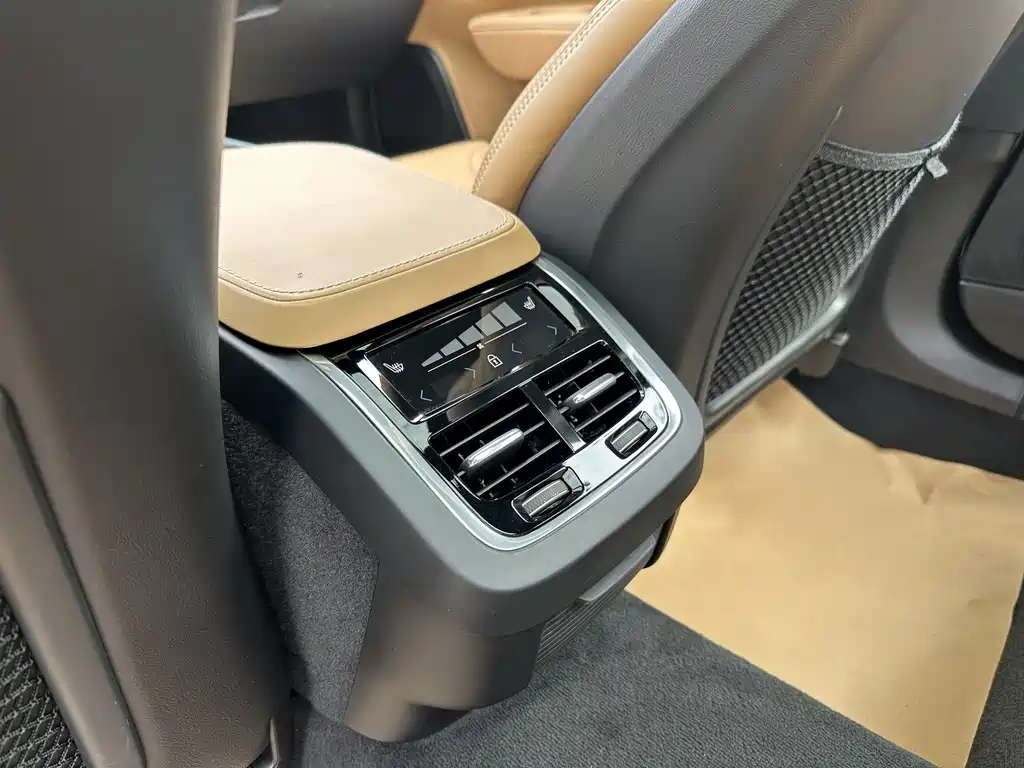 Volvo V90 2019 — фото 11