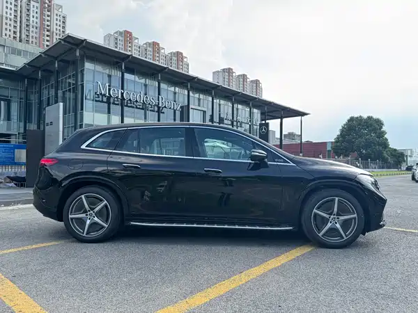 Mercedes-Benz EQS SUV 2026