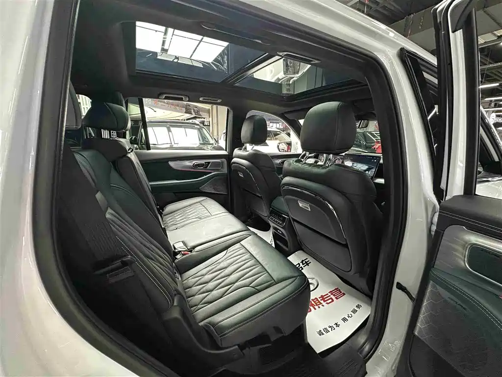 GAC Motor Trumpchi GS8 2022 — фото 34