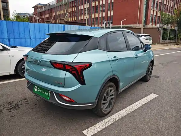 Neta V 2022