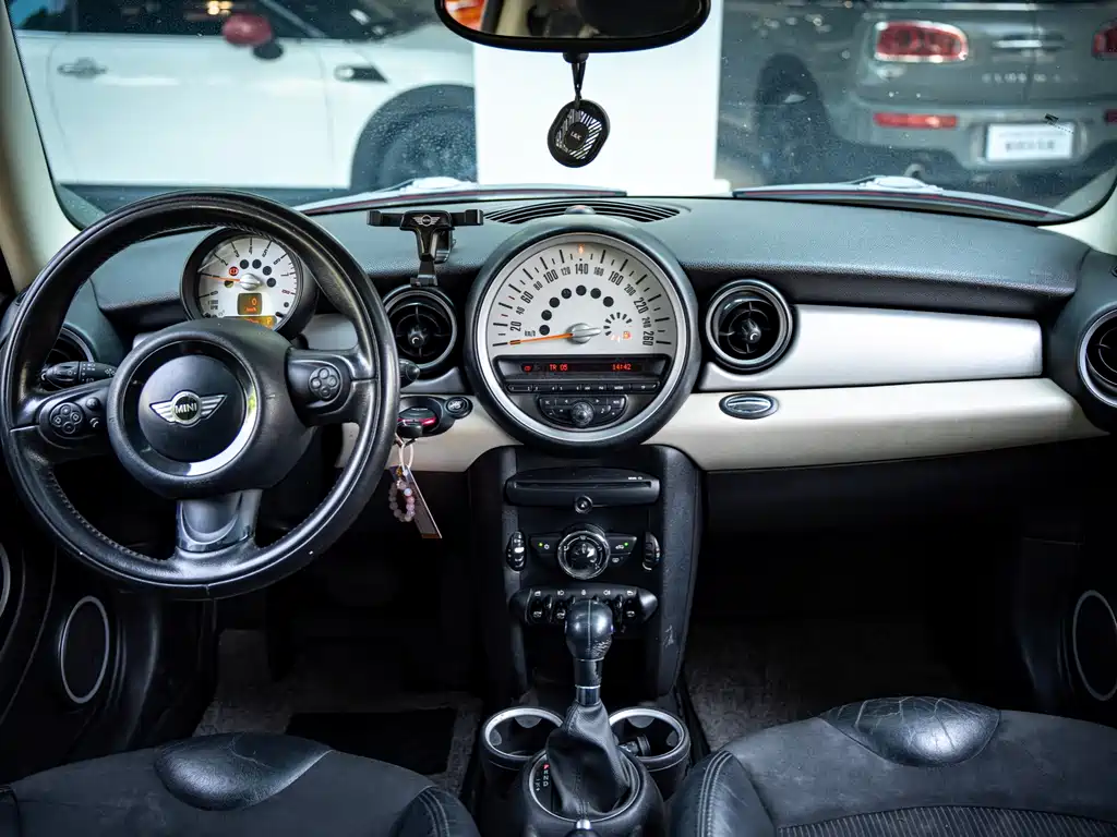 MINI Clubman 2011 — фото 10