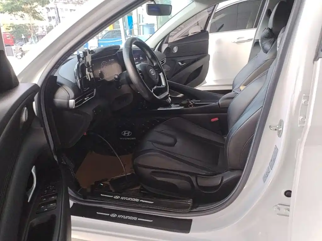 Hyundai Elantra 2021 — фото 15