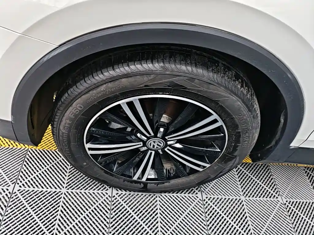 Volkswagen Tiguan L 2020 — фото 23