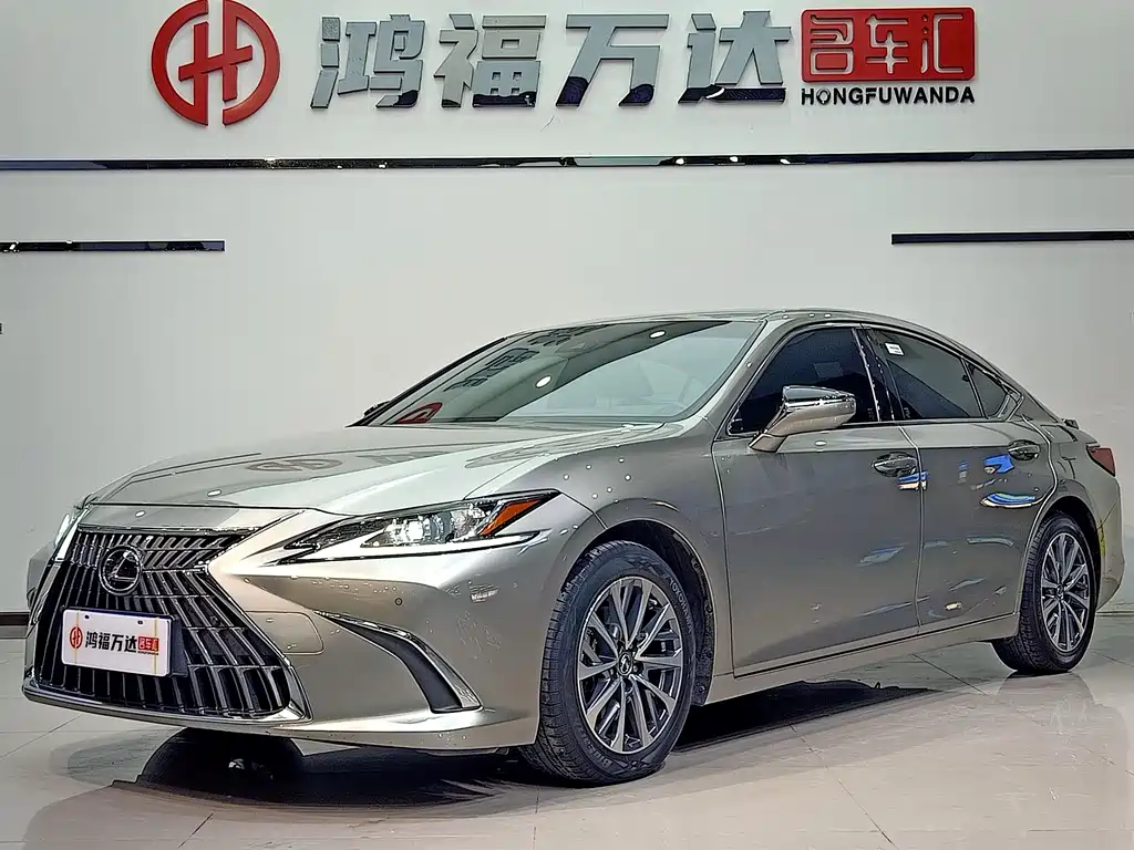 Lexus ES 2023 — фото 1