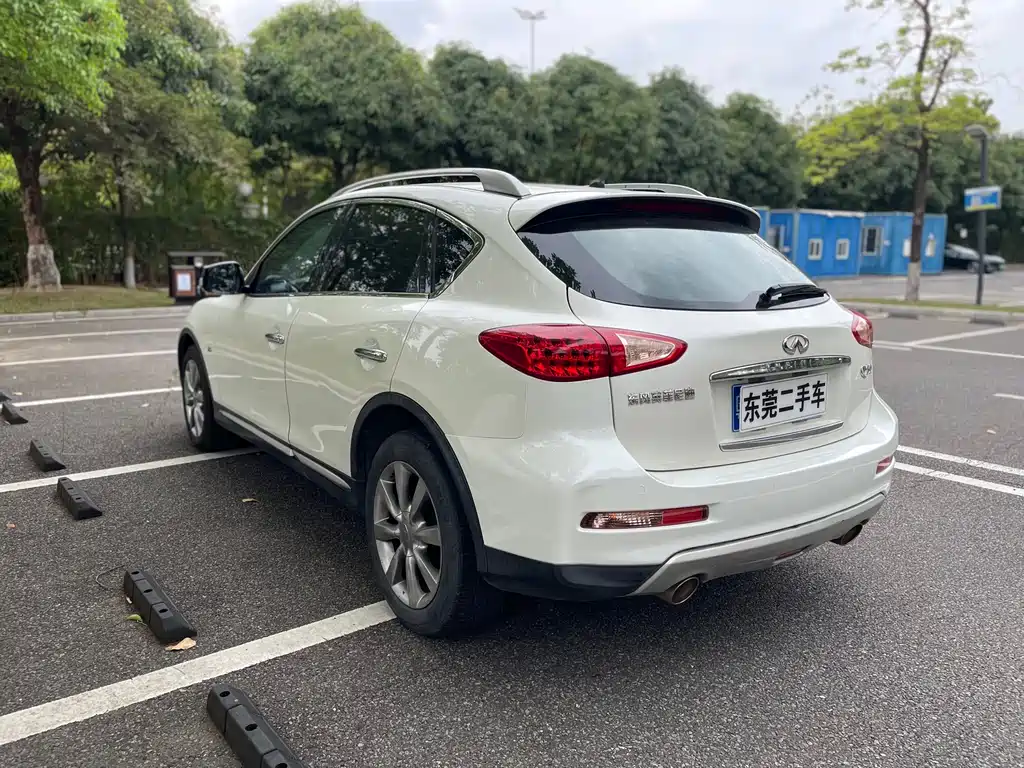 Infiniti QX50 2017 — фото 17