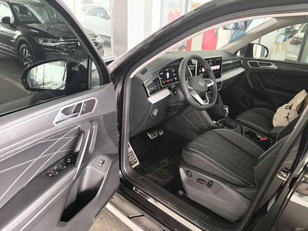 Volkswagen Tiguan L 2025 — фото 16