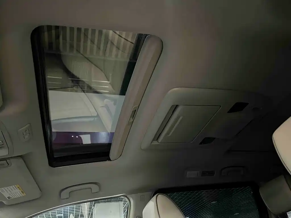 Nissan Quest 2017 — фото 11