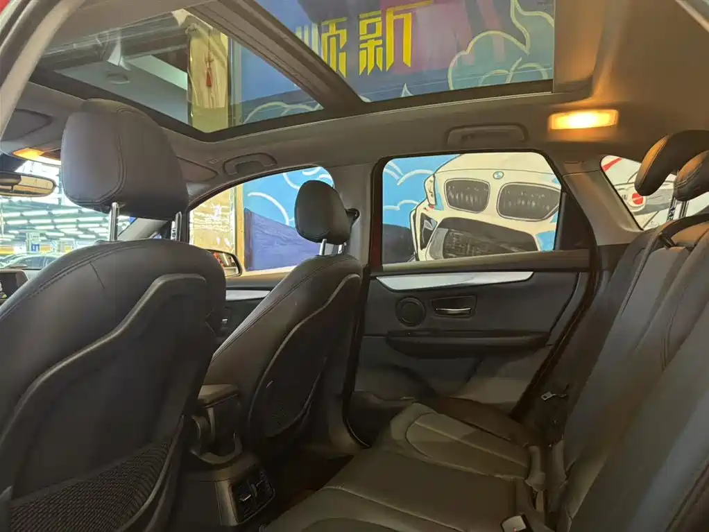 BMW 2 Series Active Tourer 2015 — фото 11