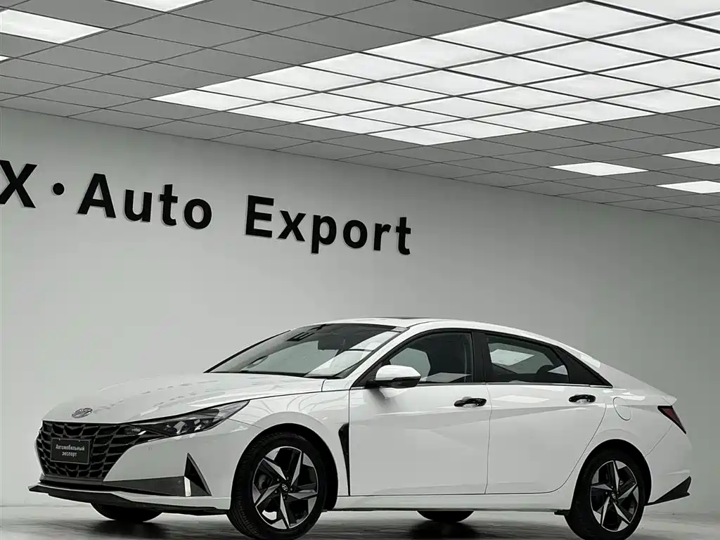 Hyundai Elantra 2022 — фото 10