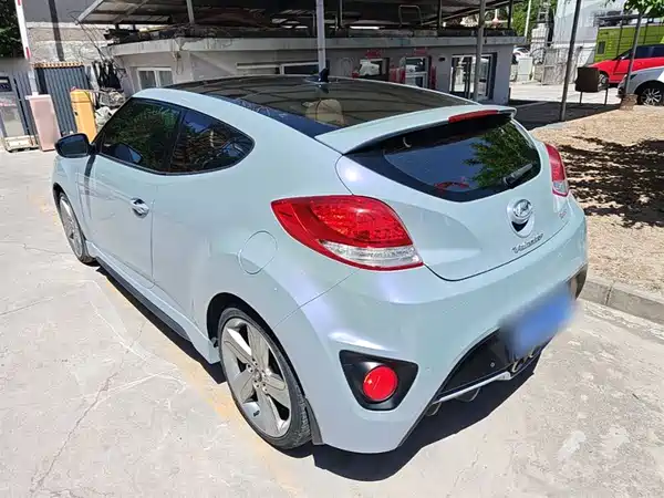 Hyundai Veloster 2012