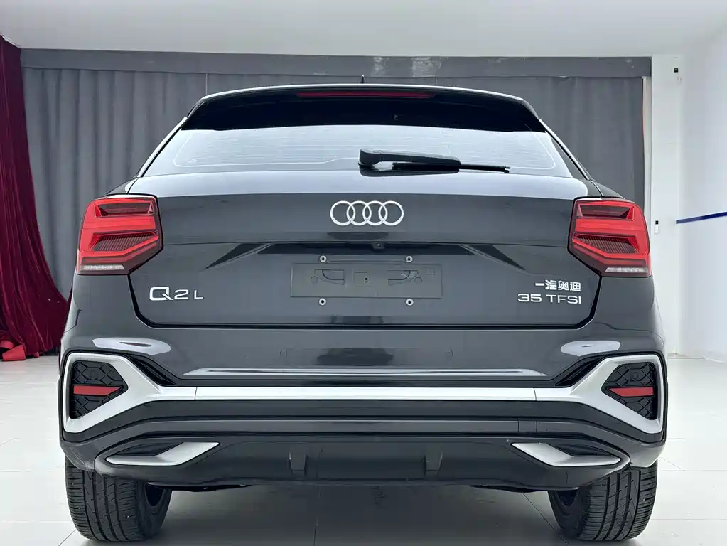Audi Q2L 2022 — фото 5