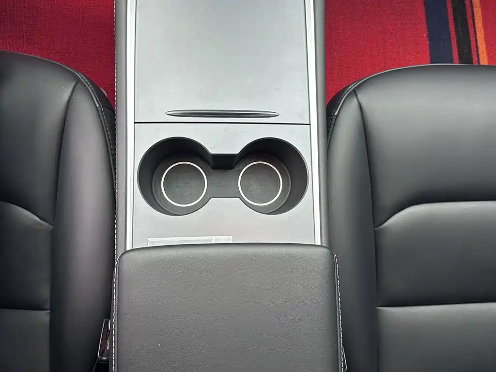 Tesla Model Y 2023 — фото 15