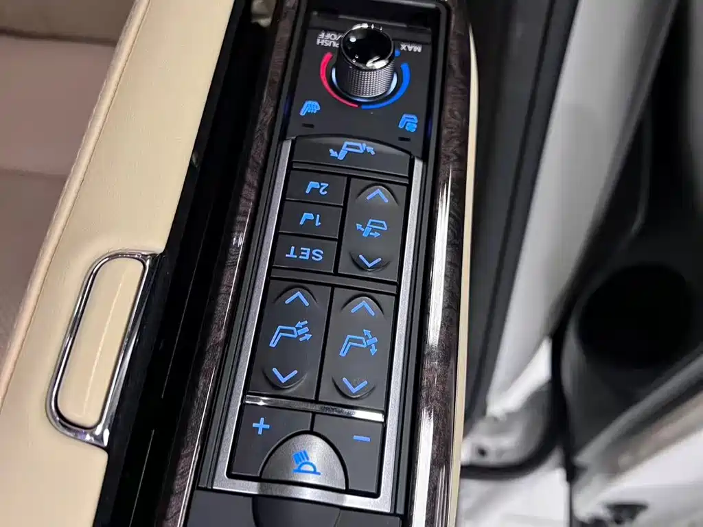 Toyota Alphard 2020 — фото 11