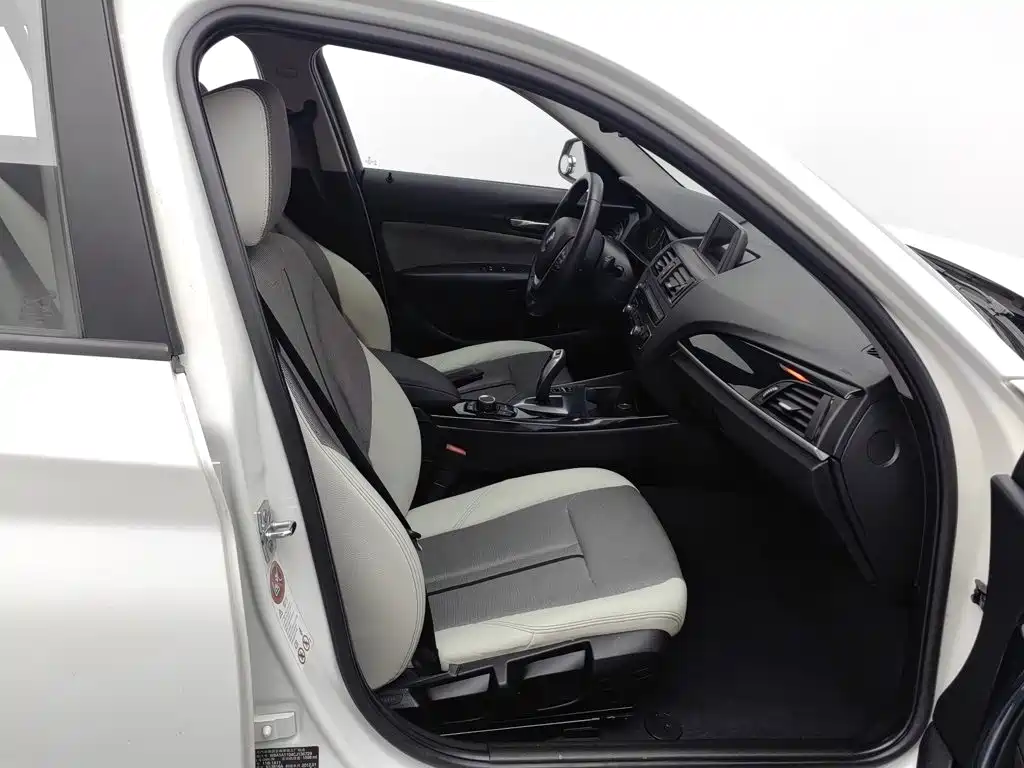 BMW 1 Series 2012 — фото 23