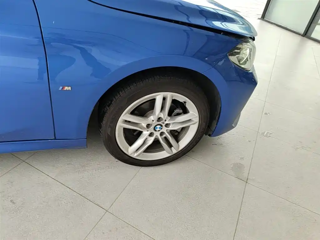 BMW 1 Series 2019 — фото 14