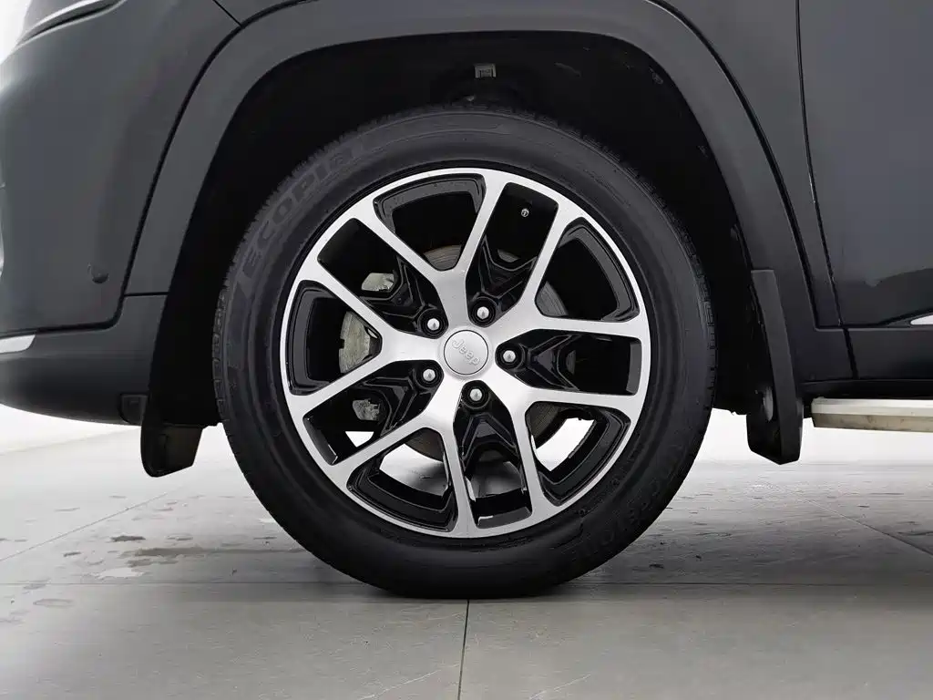 Jeep Grand Commander 2021 — фото 17