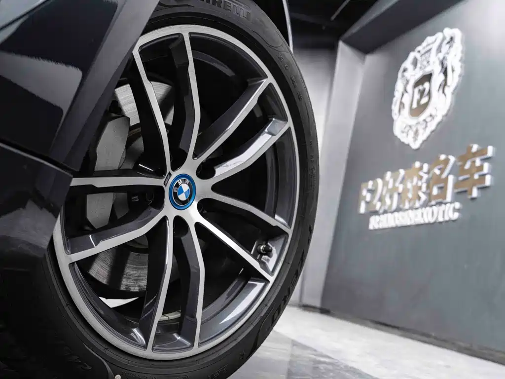 BMW 5 Series New Energy 2022 — фото 10