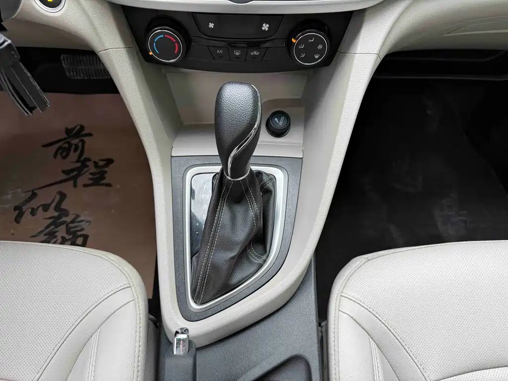 Buick Excelle 2020 — фото 10