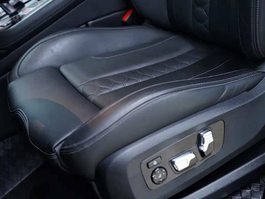 BMW X6 M 2022 — фото 20