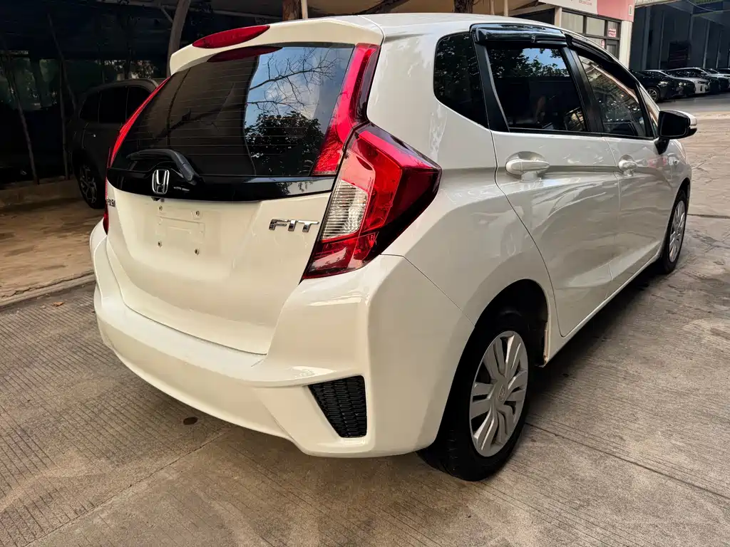 Honda Fit 2015 — фото 11