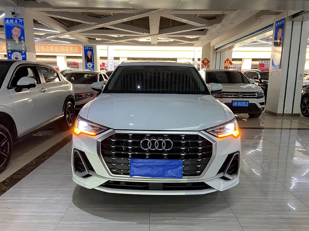 Audi Q3 2022 — фото 2