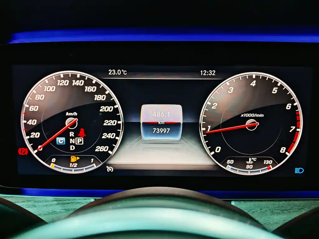 Mercedes-Benz E-Class 2020 — фото 16