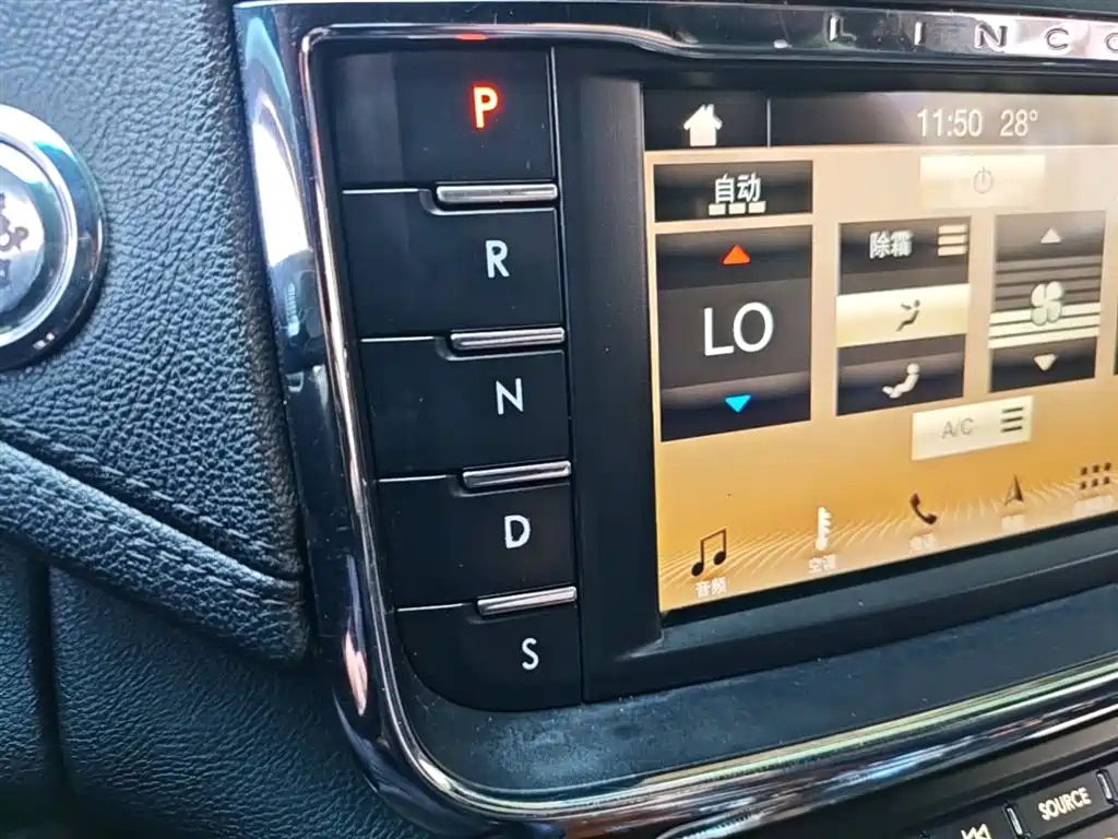 Lincoln Continental 2018 — фото 14