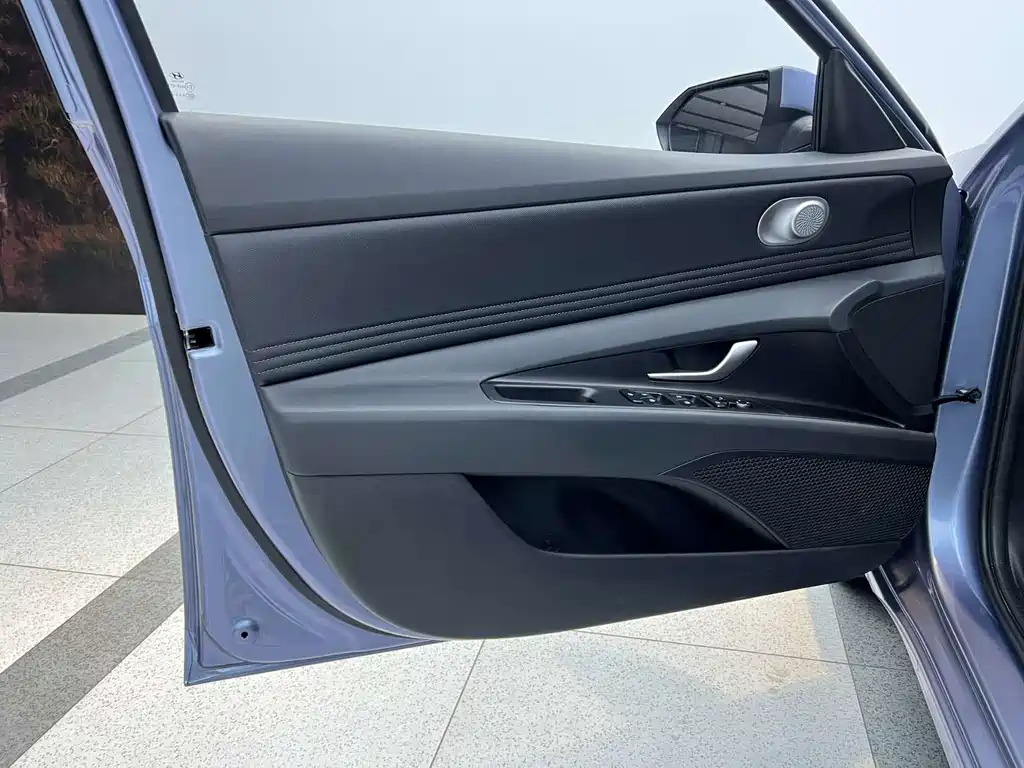 Hyundai Elantra 2023