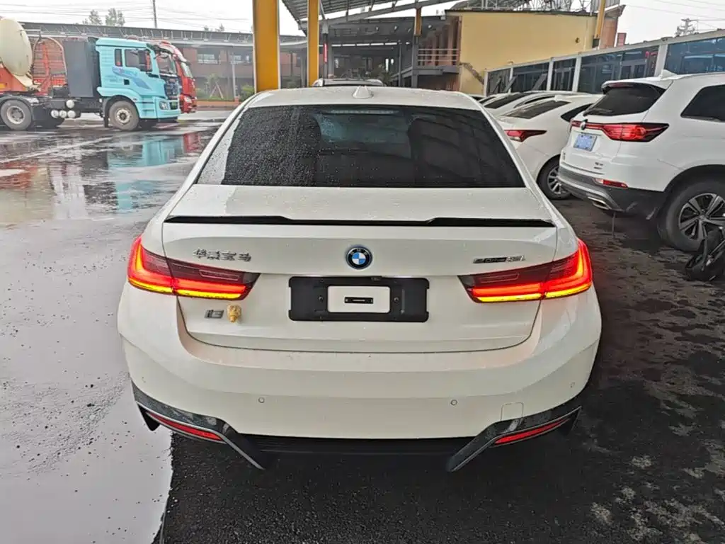 BMW i3 2024