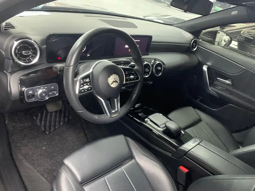 Mercedes-Benz A-Class 2021 — фото 4