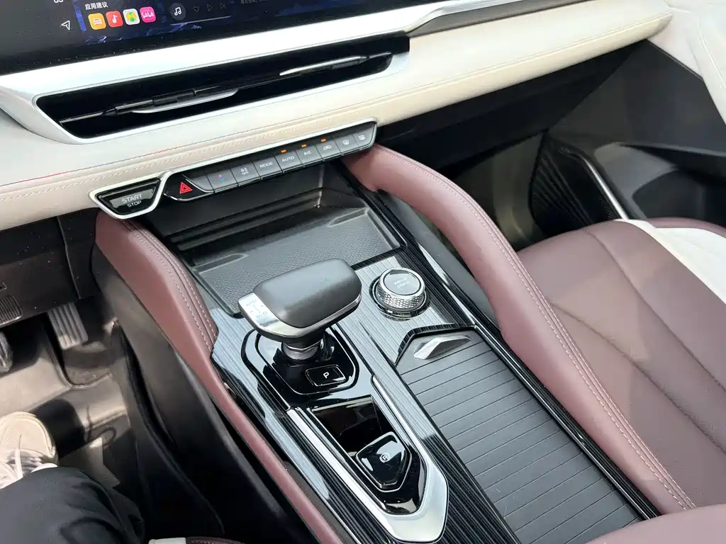 Geely Xingyue L 2023 — фото 13