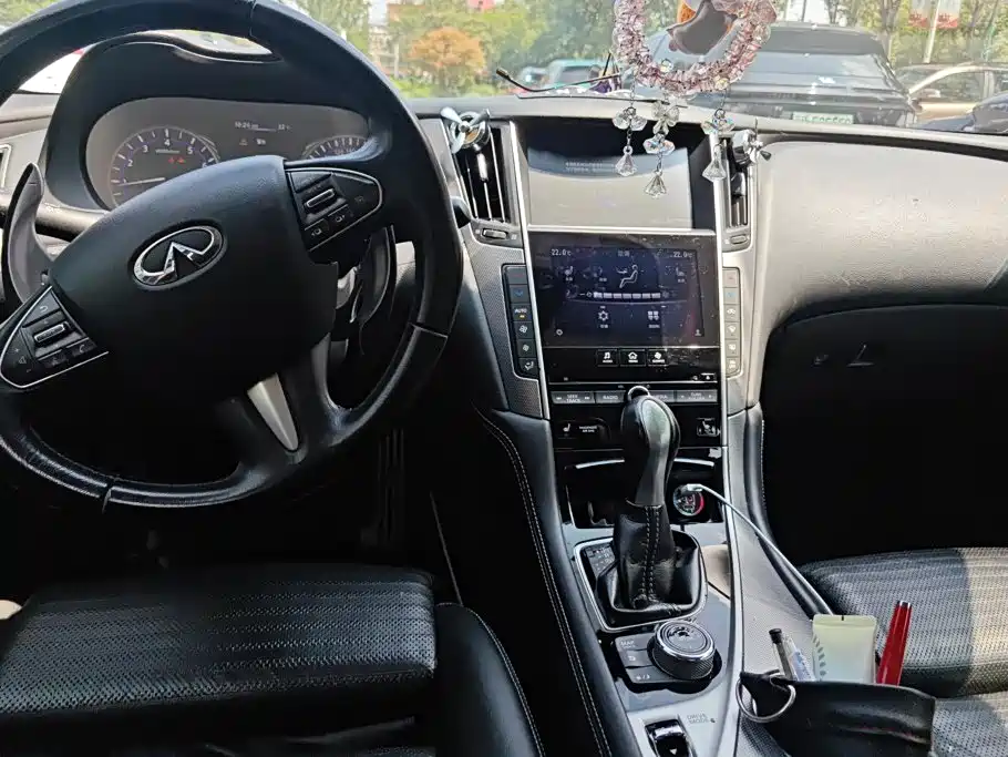 Infiniti Q50L 2015 — фото 11