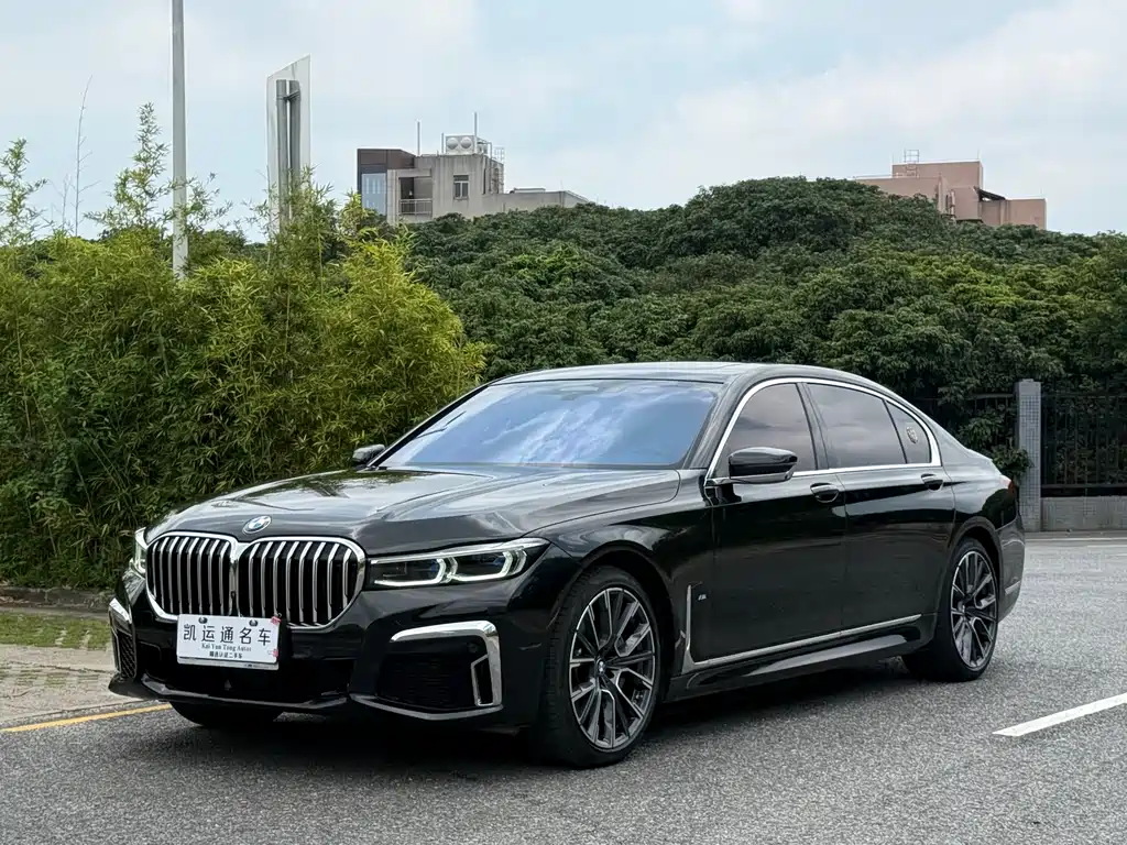 BMW 7 Series 2023 — фото 2
