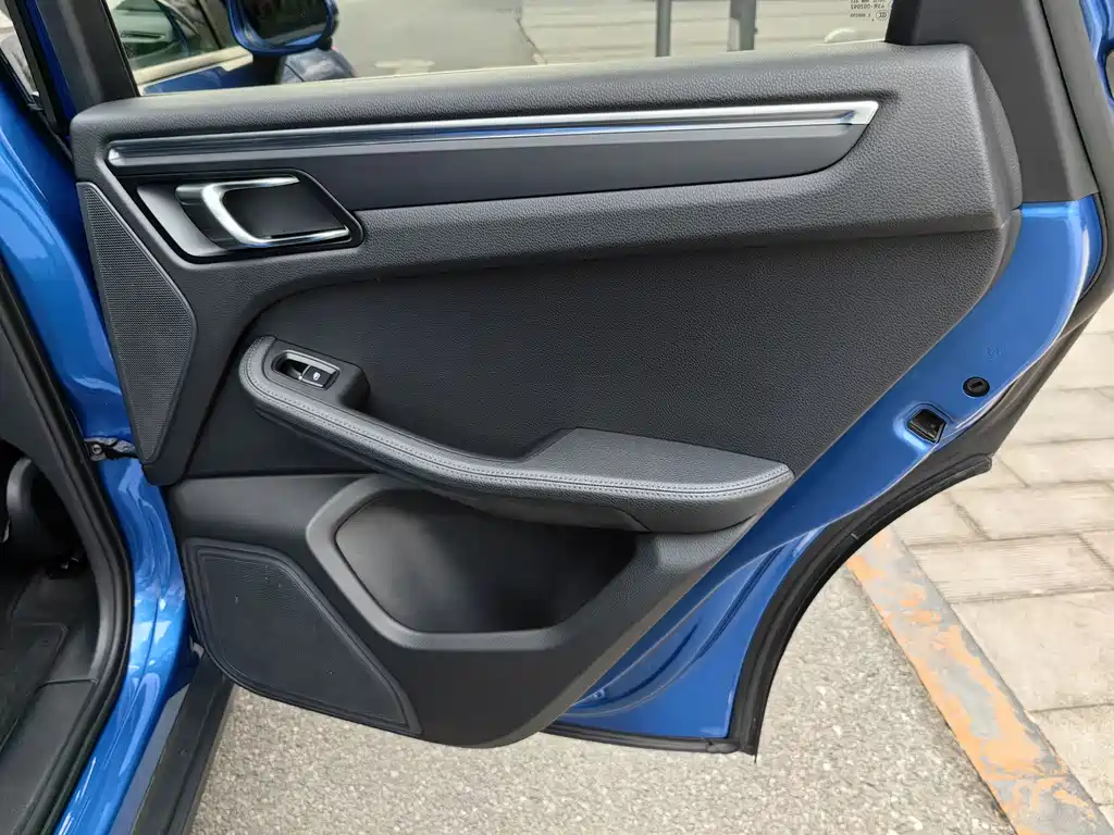 Porsche Macan 2015 — фото 11