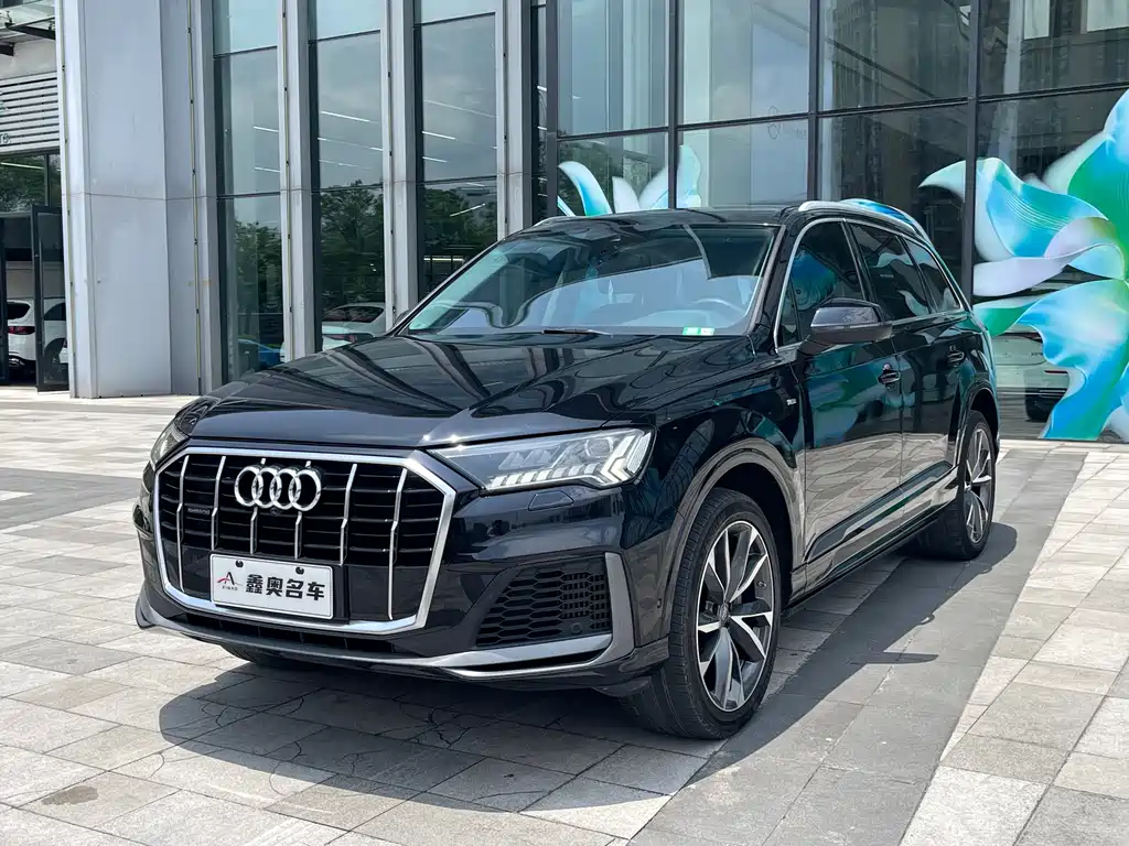 Audi Q7 2020 — фото 1