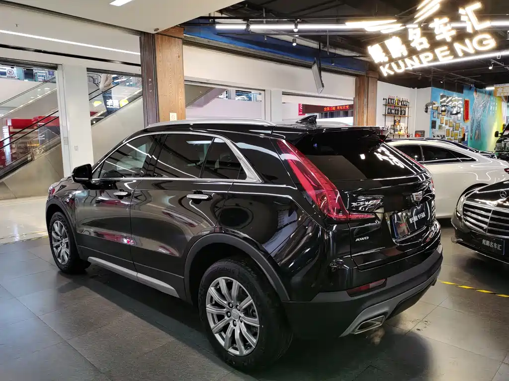 Cadillac XT4 2021 — фото 3