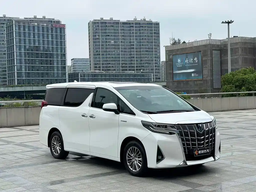 Toyota Alphard 2022 — фото 3