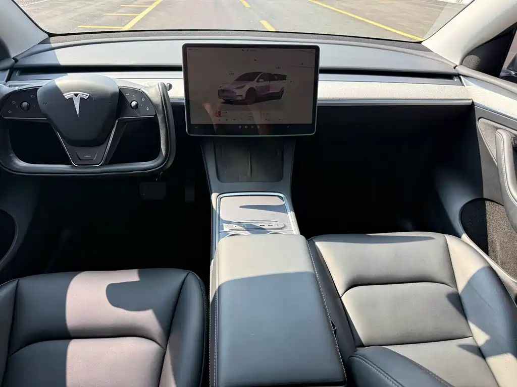 Tesla Model Y 2024 — фото 10