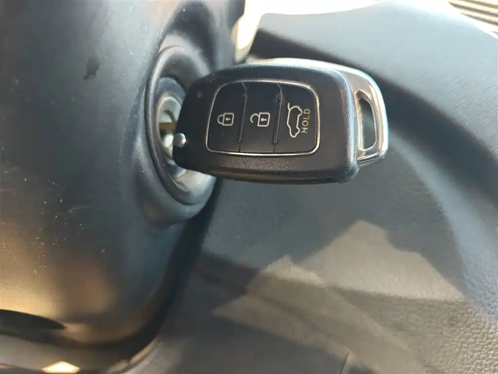Hyundai Santa Fe 2015 — фото 18